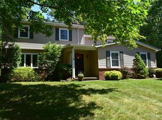 11815 Sun Ridge Cir, Chardon, OH 44024