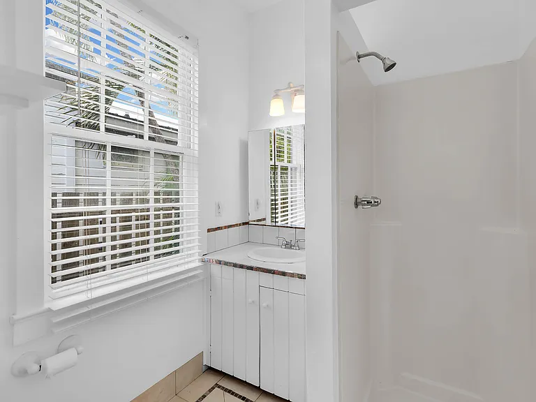 312 Catherine St #2 — Photo 12