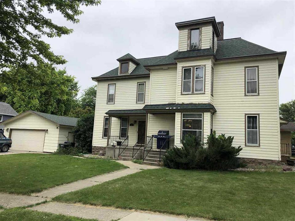 1st image of 102 SE Park St