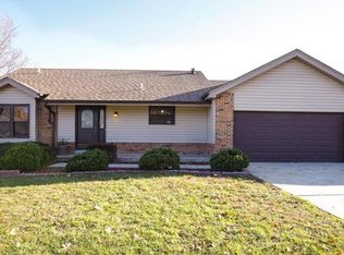 48 Shadowridge Dr, Saint Peters, MO 63376