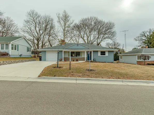 1718 Country Ln, Monroe, WI 53566