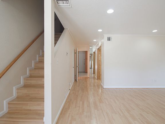 Living Room/Corridor