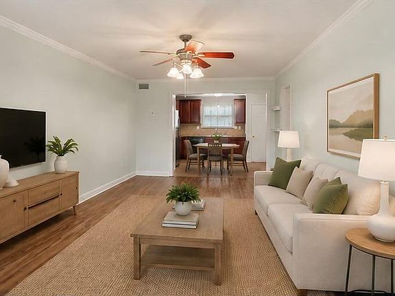 3rd image of 3013 Ridgelake Dr