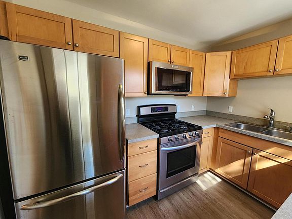 4th image of 3622 Oakwood St