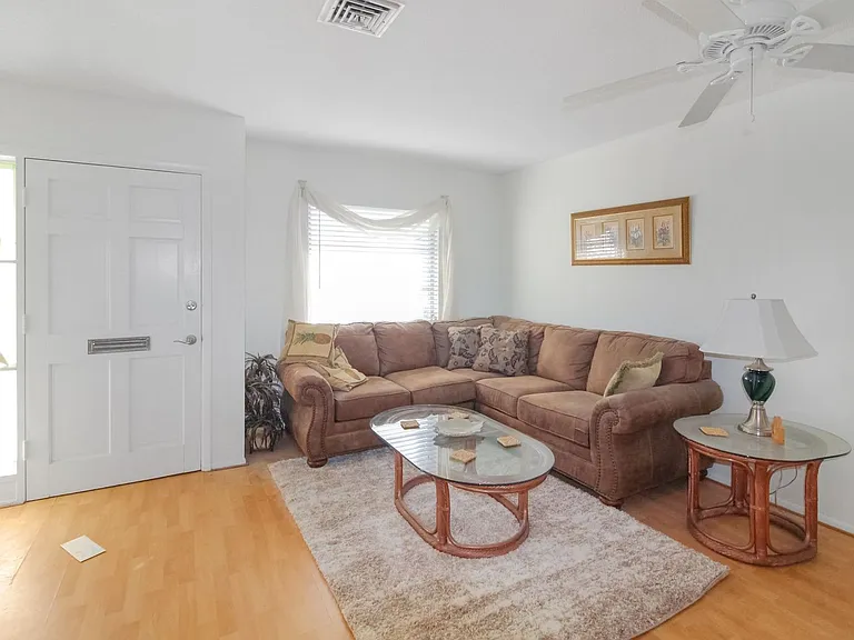 109 Field Ave E — Photo 9