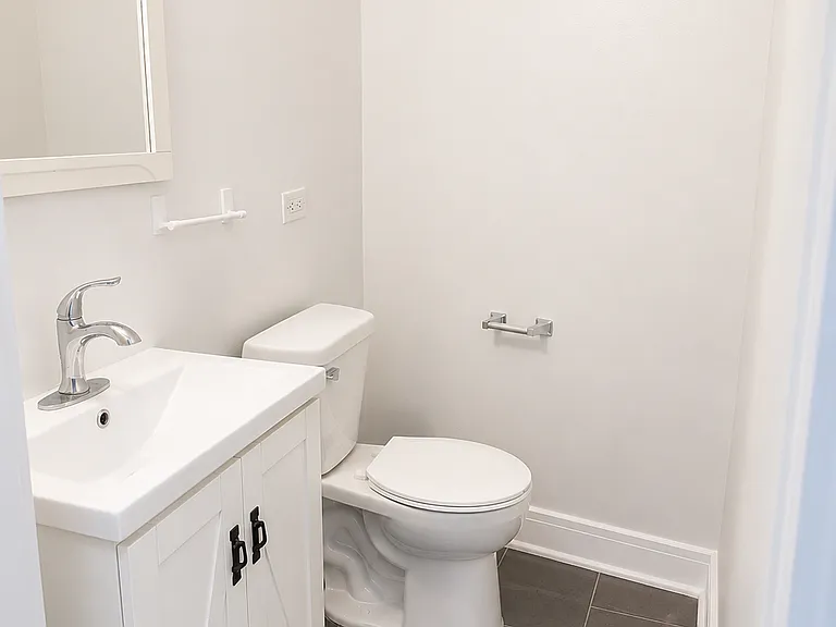 4615 S Vincennes Ave #2 — Photo 5