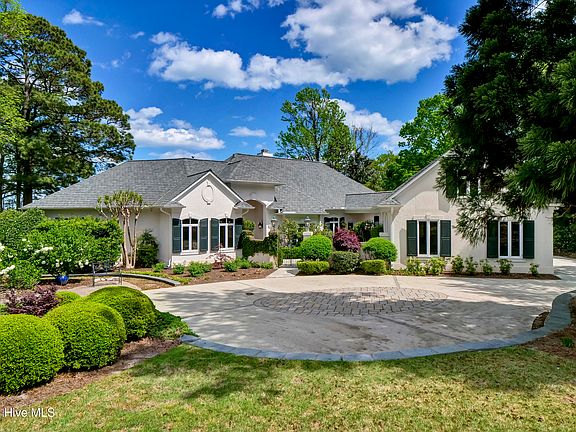2nd image of 2212 Fox Hunt Lane