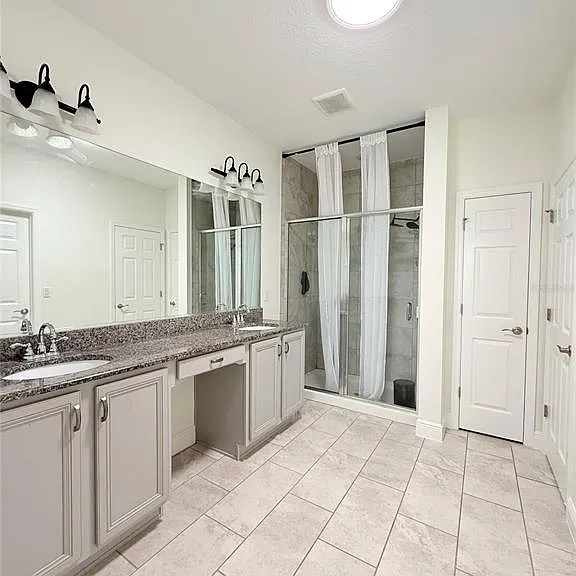 5057 NW 35th Pl — Photo 14