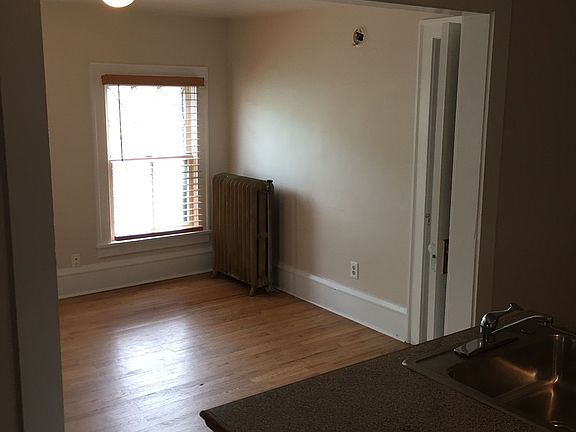 5th image of 2201 Aldrich Ave S APT 9