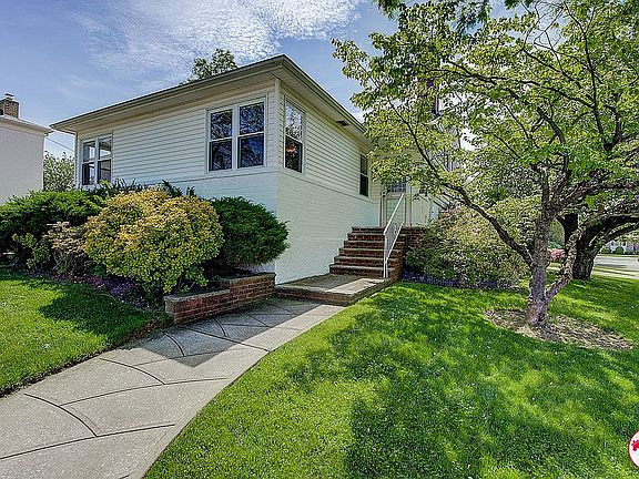 3rd image of 209-14 28th Rd