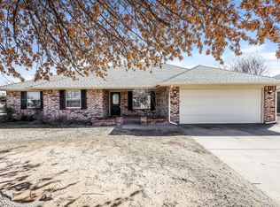 1712 N Lincoln Ave, Moore, OK 73160