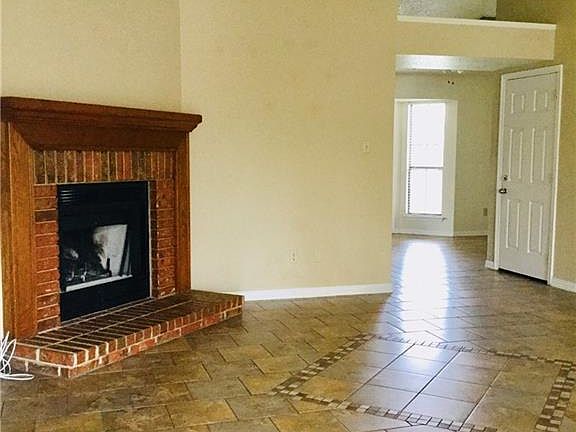 5th image of 2405 Fieldstone Dr