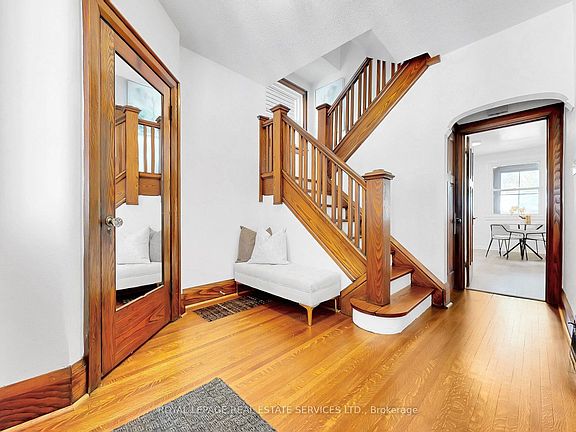 4th image of 317 Runnymede Rd