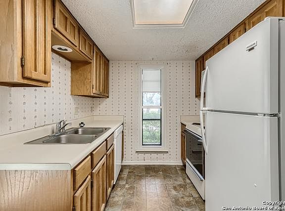 4th image of 14122 Churchill Estates Blvd APT 105