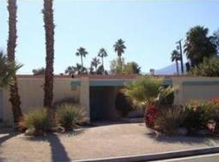 2077 E Park Dr, Palm Springs, CA 92262