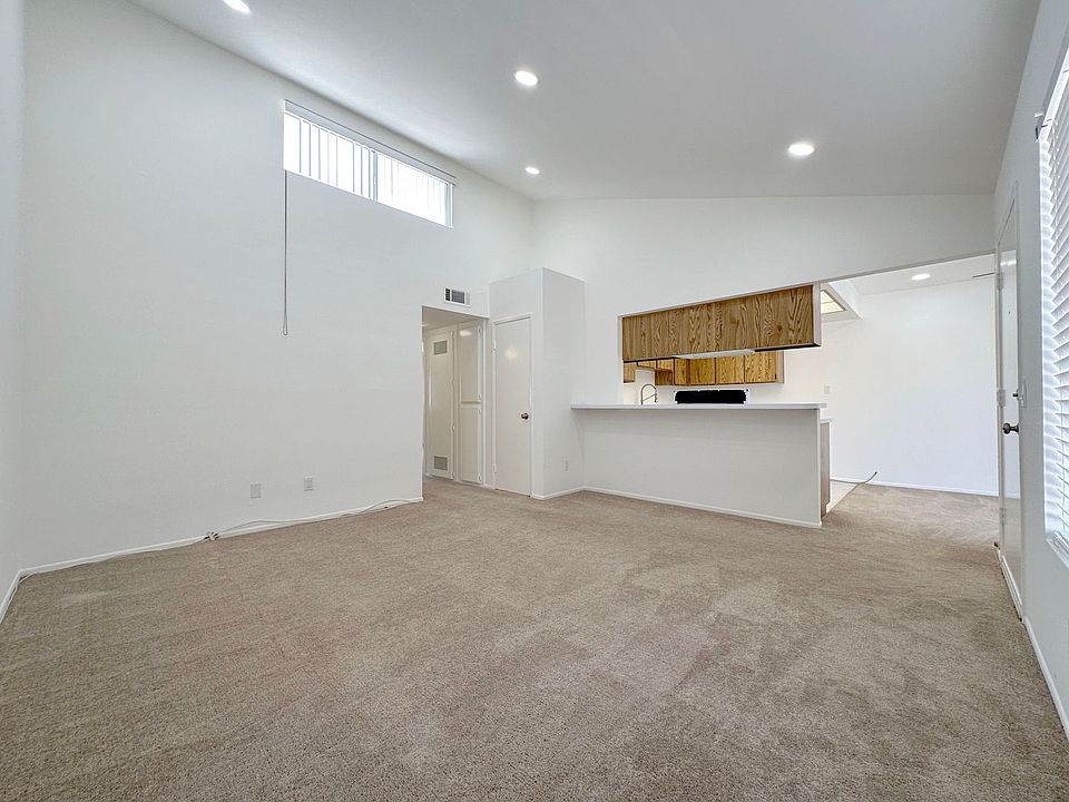 1st image of 5051 Dunbar Dr APT C