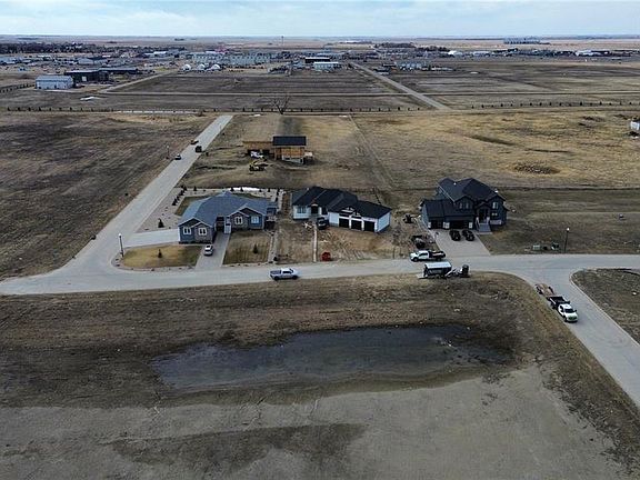5th image of 325 Spruce Creek CRESCENT