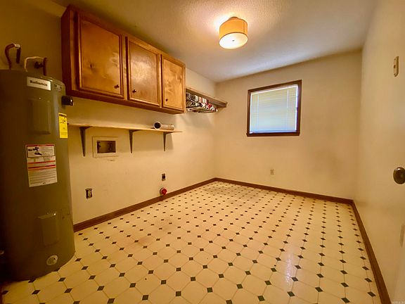 2nd image of 2947 Huron St