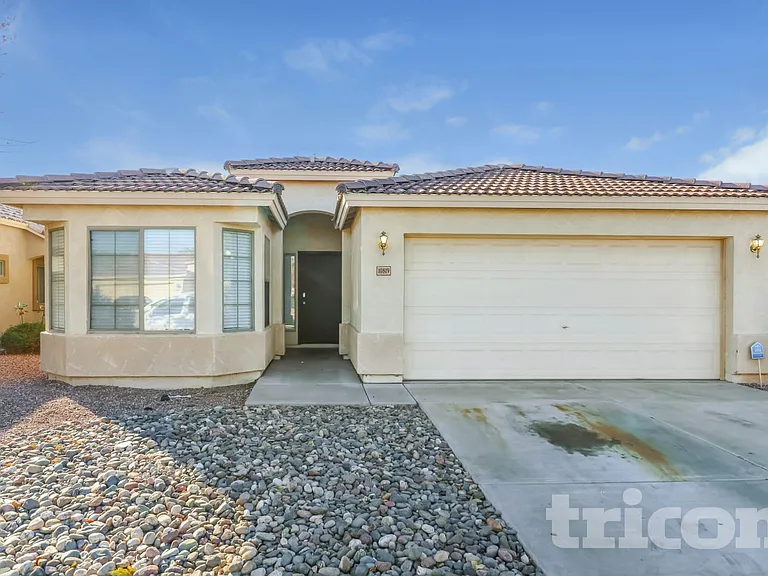 10819 W Virginia Ave — Photo 1