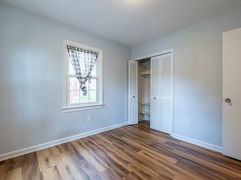 208 Huntington Ln — Photo 29