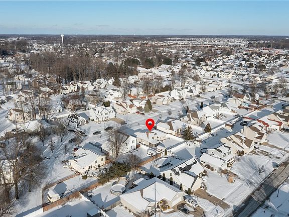 5th image of 348 Pemberton Dr