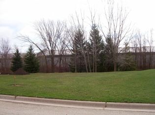 218 W Haven Ct, Luxemburg, WI 54217