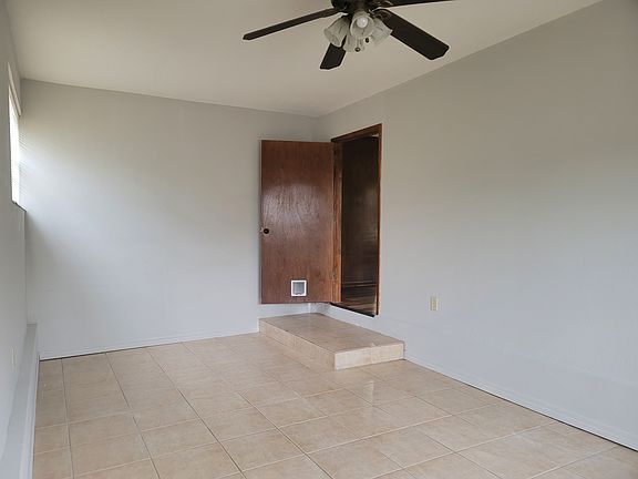 Den (Off living room) 15x20