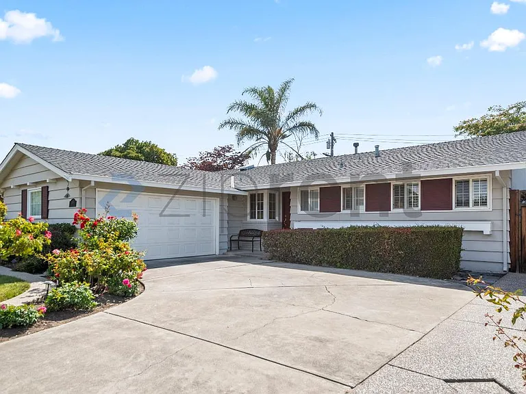 1010 Teal Dr — Photo 2