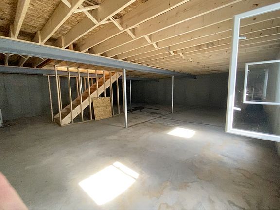 5th image of 753 Pelican Ln
