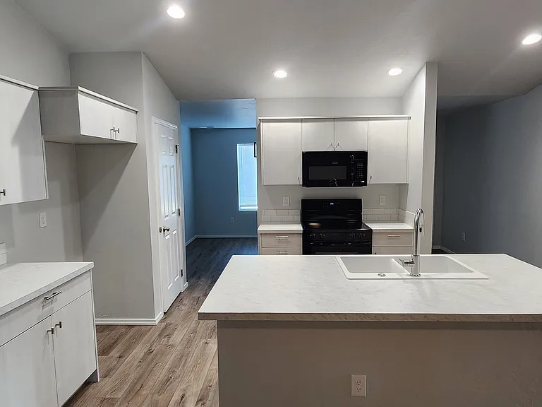 409 Hildago Way — Photo 5