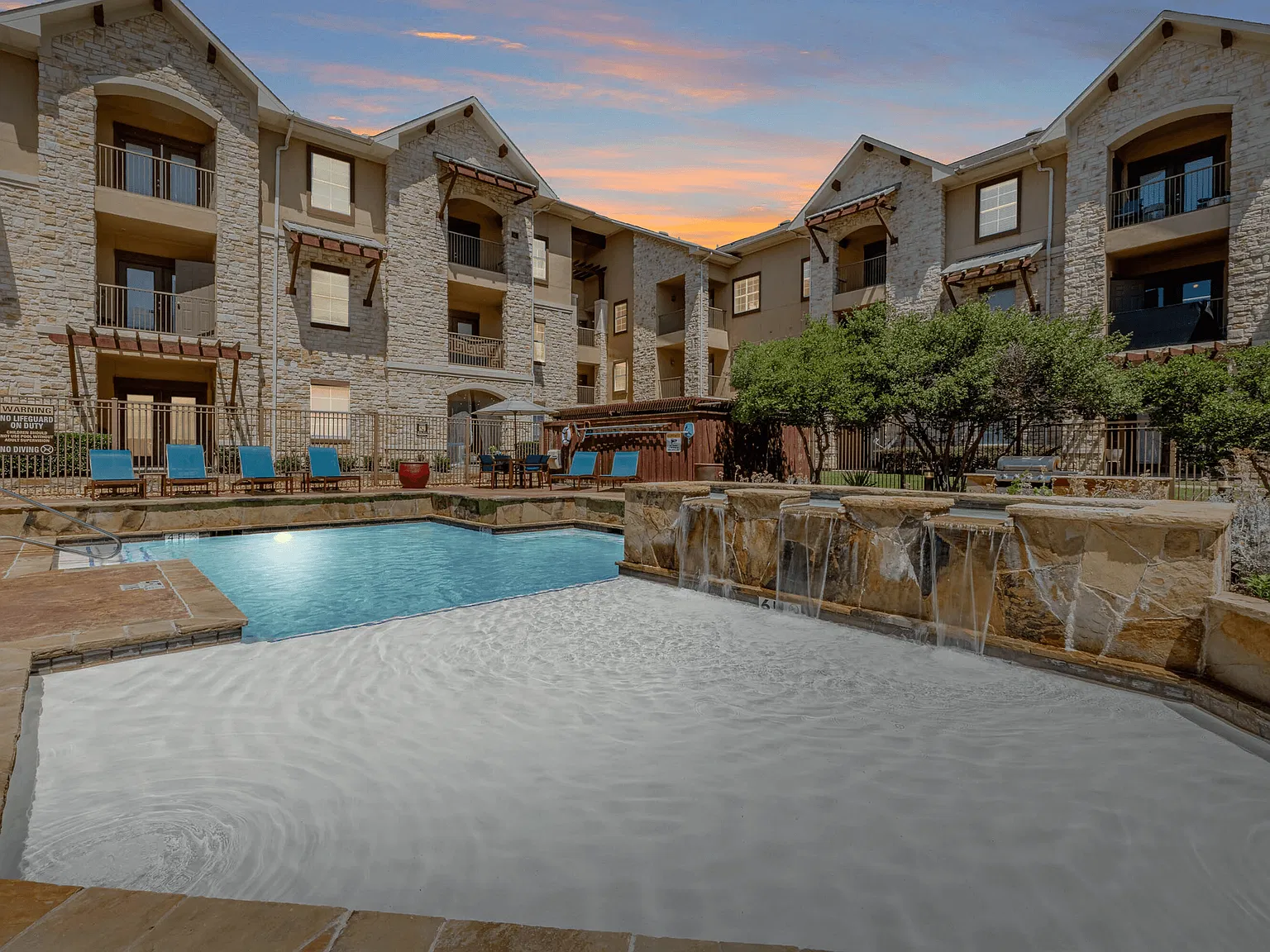 Arioso Apartments and Townhomes — Photo 3