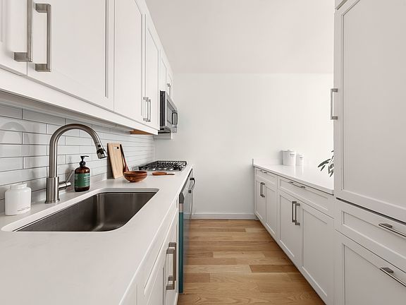 5th image of 721 Columbus Ave #5J