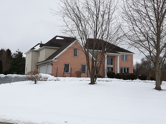 3rd image of 38W451 Barb Hill Dr