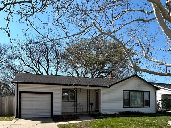 615 Waverly St, Wichita, KS 67218