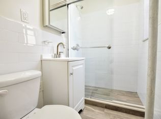 3260 41st St APT 4, Astoria, NY 11103