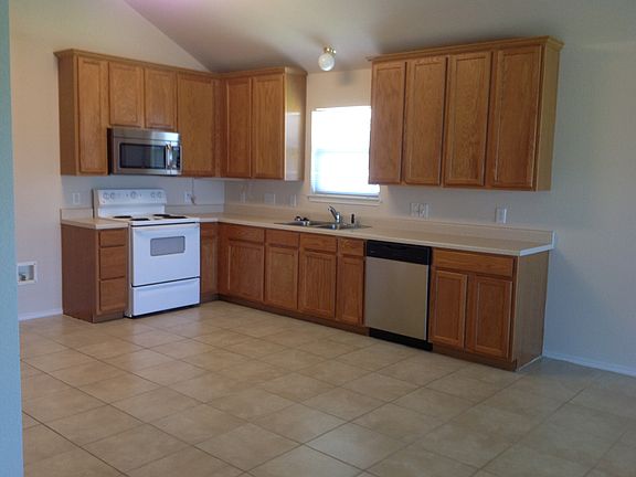 5th image of 118 Aguilar Dr