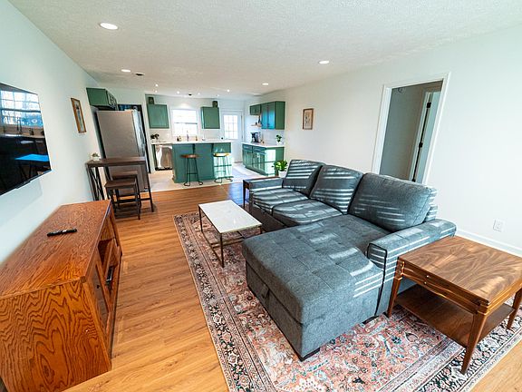 3rd image of 227 Whitney Park Dr