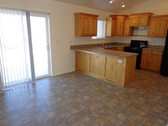 5th image of 3877 E Lorna Ave