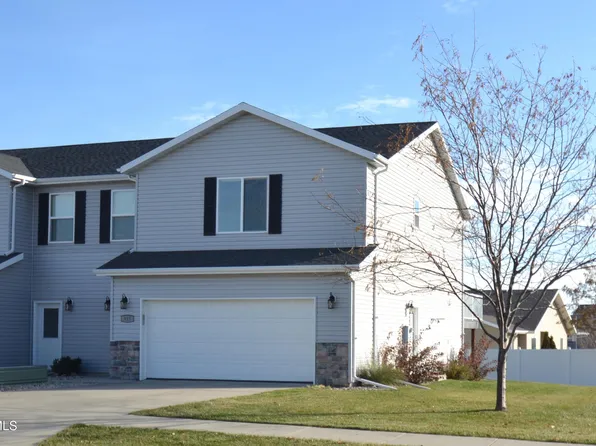 915 Calvert Dr, Bismarck, ND 58503