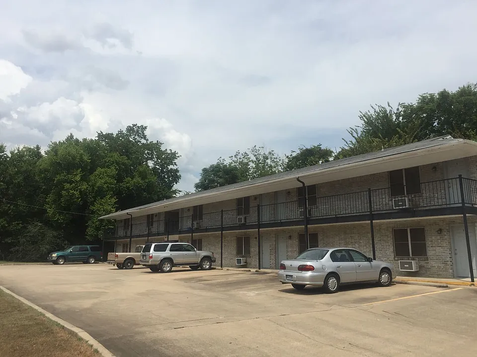 1007 Cedar St