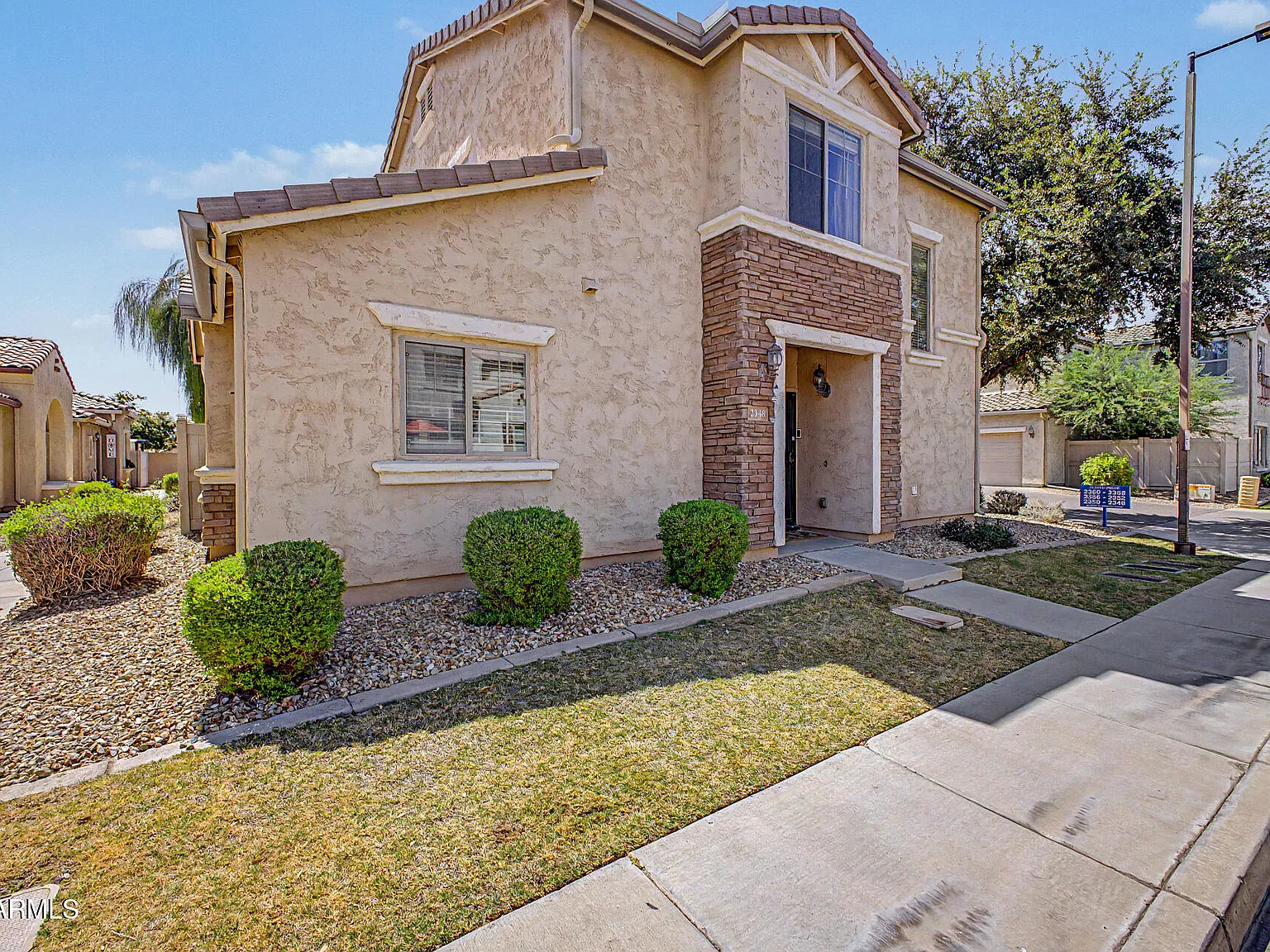 3 bed, 2.5 bath, 1651 sqft, $2,399 — Photo 3