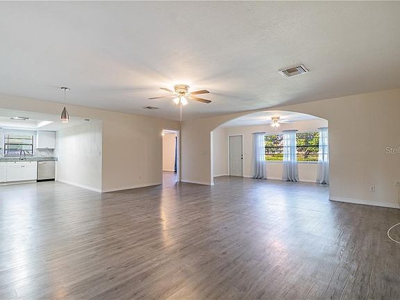4th image of 1411 Langley Dr #100