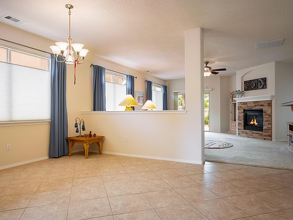 4th image of 736 Desert Marigold Ct