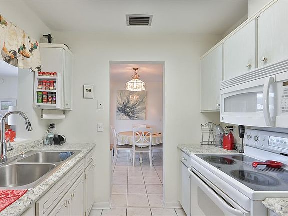 3rd image of 700 Rutgers Pl
