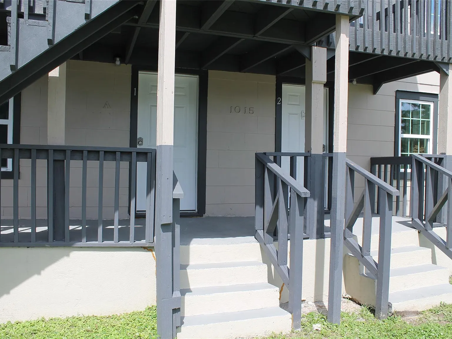 2 bed, 1.0 bath, 700 sqft, $1,000 — Photo 2