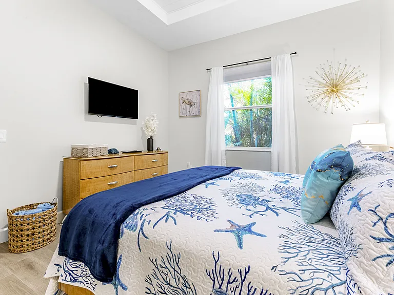 2047 Roselawn St #2047 — Photo 13