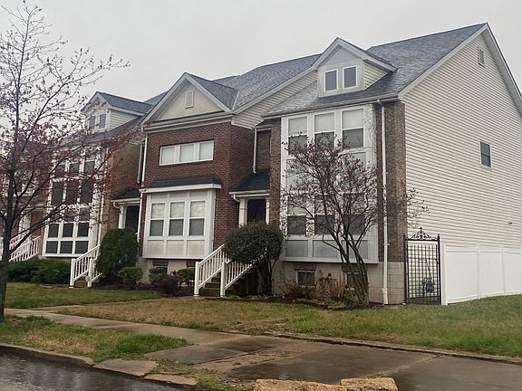 2nd image of 3906 Olive St