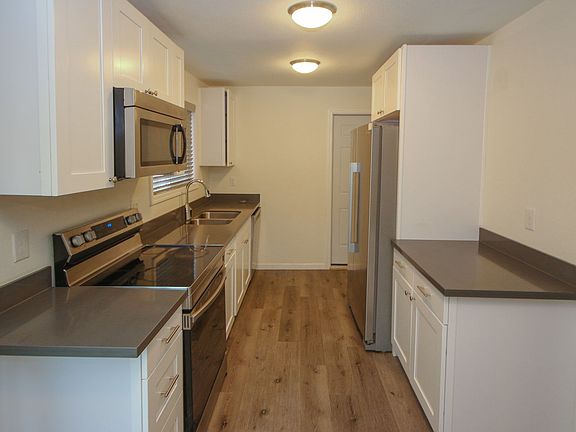 5th image of 2516 S 286th Pl Unit B