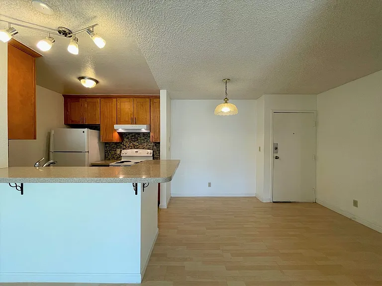 373 Half Moon Ln #309 — Photo 6