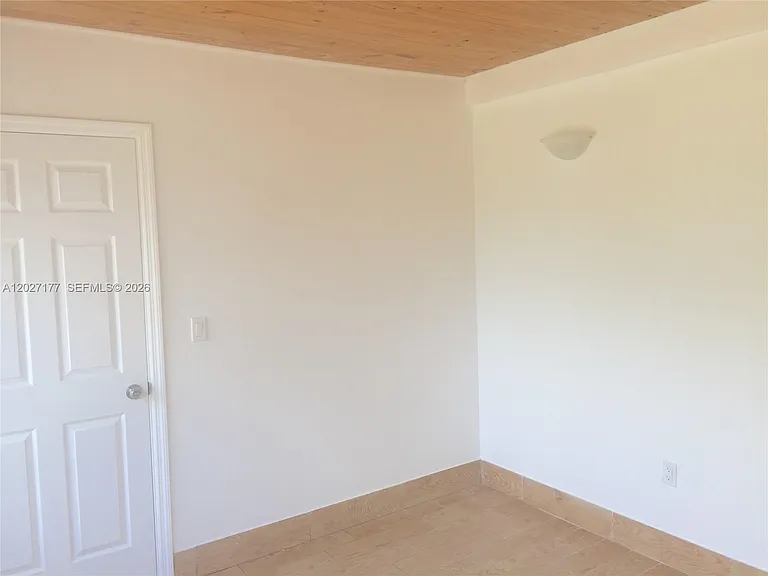 3300 SW 32nd Ave — Photo 9